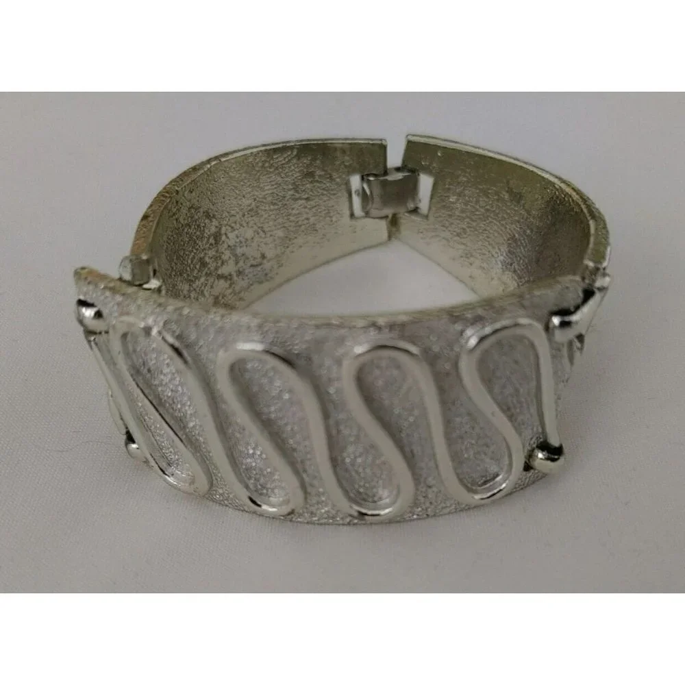 Vintage Sarah Coventry 3 Piece Silver Panel Bracelet Pendant/Pin Clip Earrings